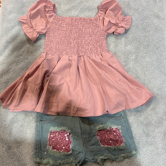 Toddler Girl Outfit - Picture 1 of 9